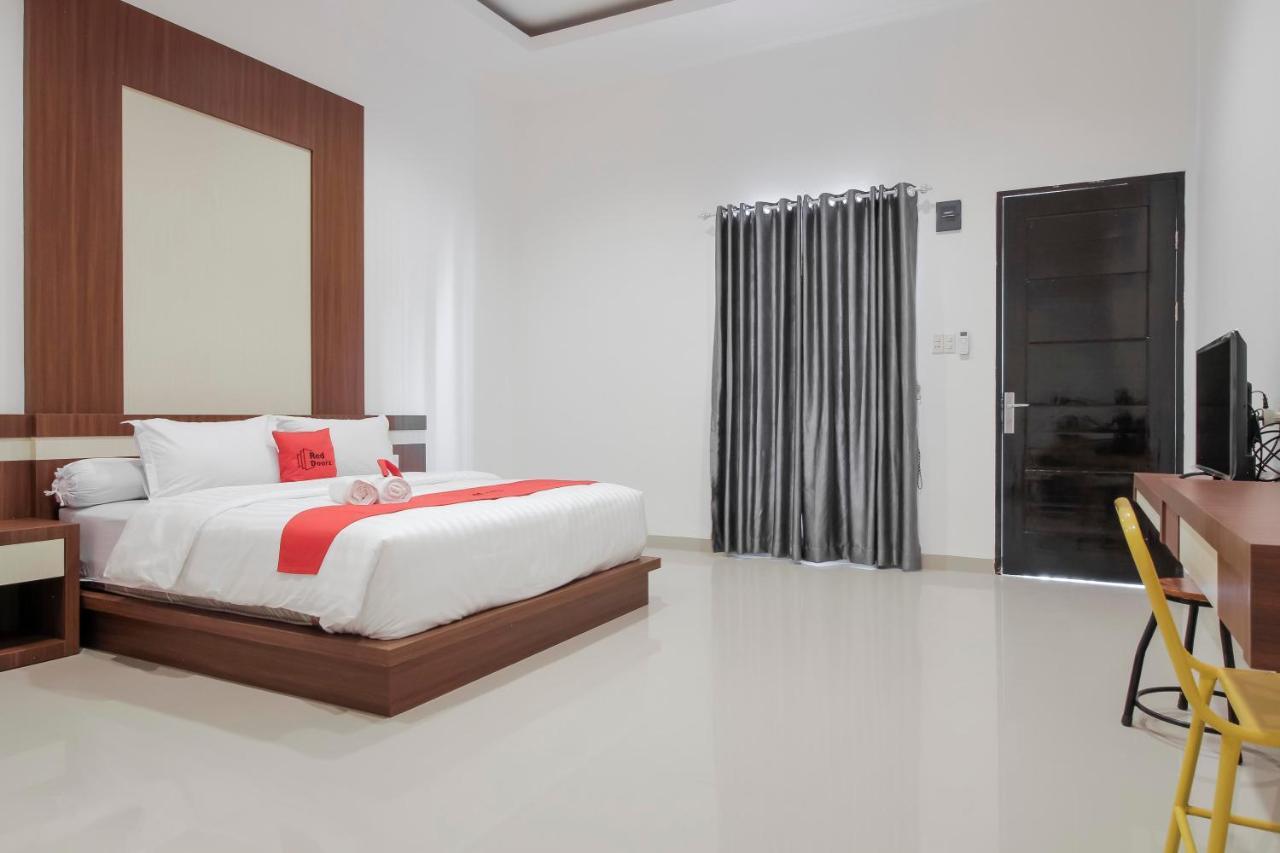 Reddoorz Premium @ Setiabudi Medan Sunggal Экстерьер фото